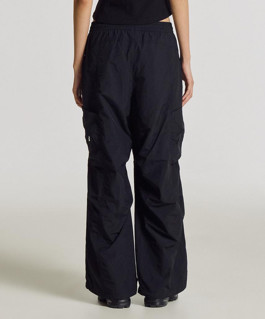 Nyuballanseu Nbntg2W512 / Women Breeze Light Parachute Pants (Black)