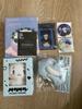 PLAATS (Bundel) Reserve Ongeopend Verjaardagspakket + Aniplus Acryl + Blikje Badge + Mumemim