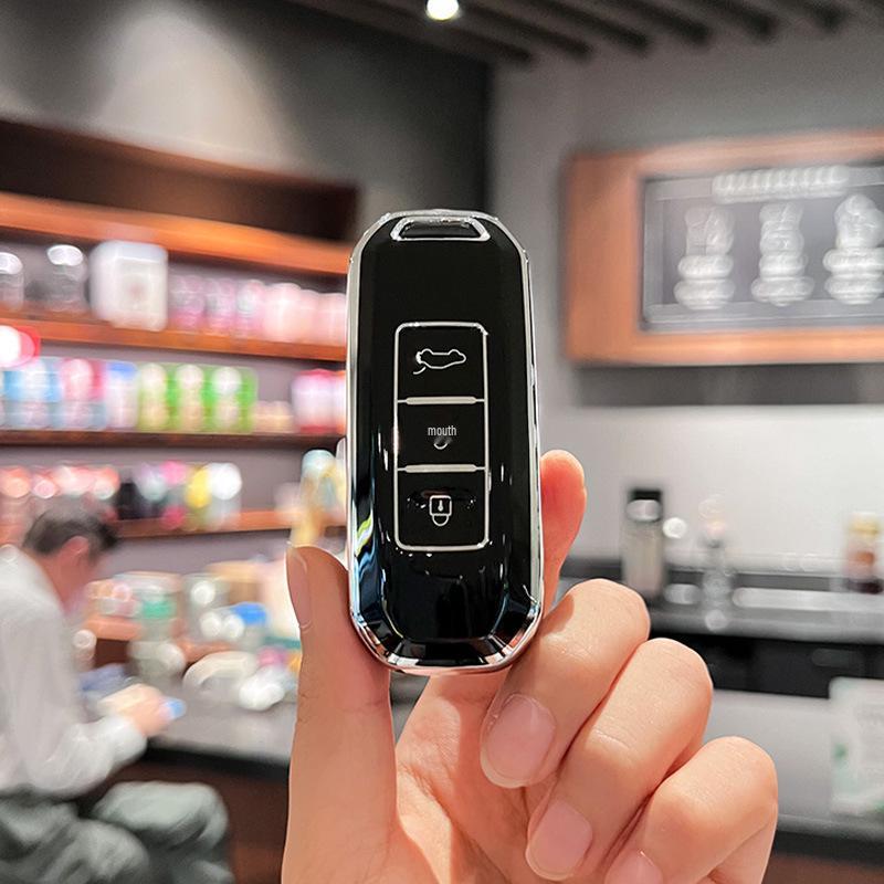 Baojun 560/530/510/730/310w/E100/E200 Car Key Cover - Protective Case with Buckle for Men & Women