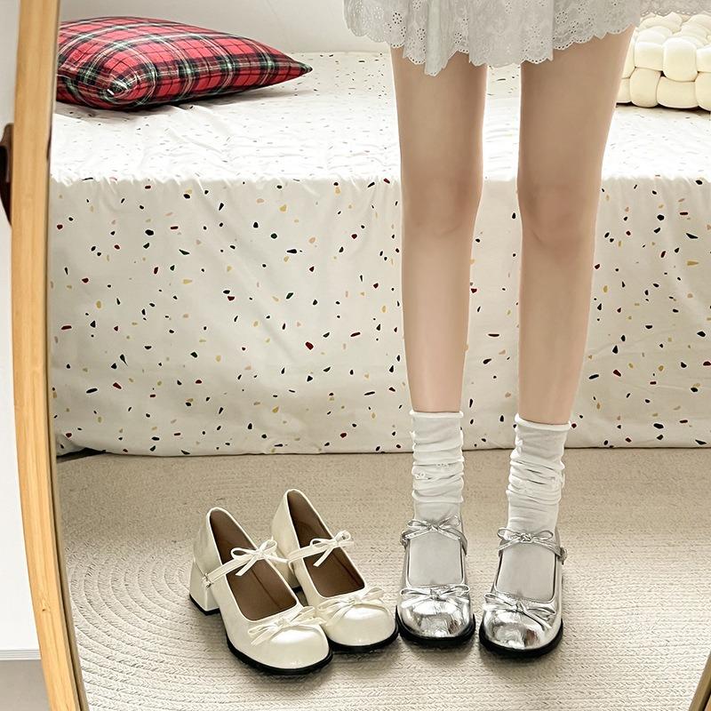 Argent talons hauts épais bouche légère chaussures simples femmes nouveau printemps et été jupe JK Mary Jane chaussure tempérament