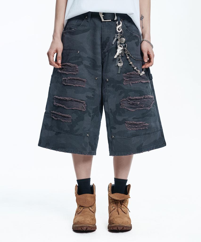 EASY NO EASY Distressed Camo Carpenter Bermuda Pants - Charcoal