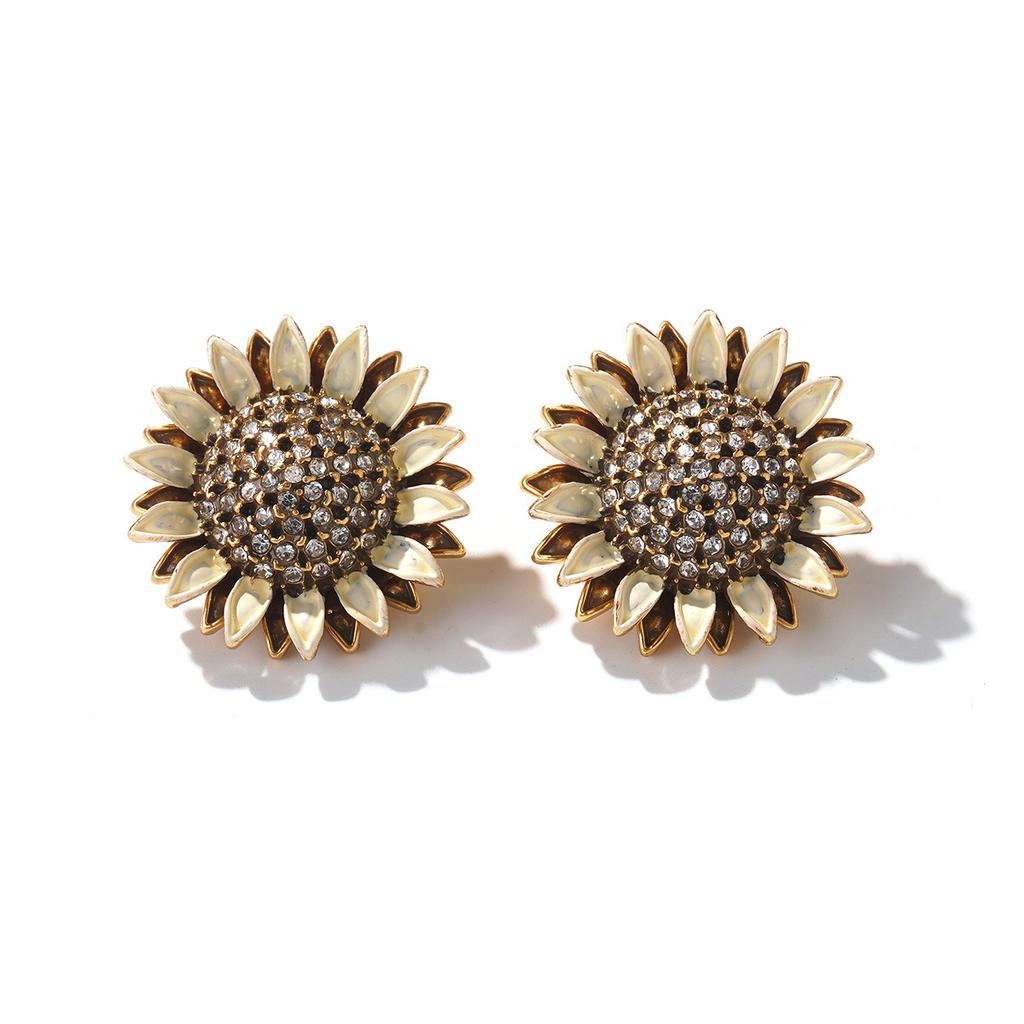 Vintage flower fringed stud earrings medieval vintage niche ring pearl premium earrings light luxury ear jewelry