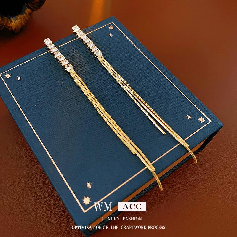 Gold-Plated Silver Zircon Tassel Earrings: Fashionable, Versatile, Luxury Commuter Earrings for Women.