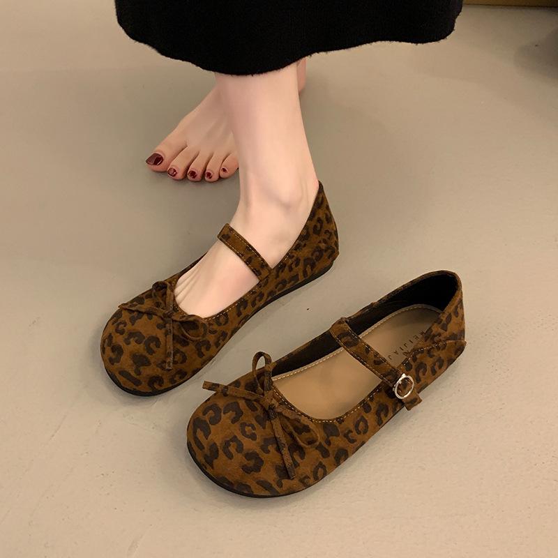 

Весенне-летние туфли Мэри Джейн с бантом Doudou не утомляют ноги, подходят к юбкам, одинарные туфли, женские туфли для работы 40 цветной печати леопарда