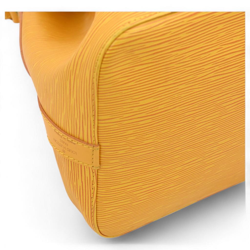Auth LOUIS VUITTON Epi Petit Noe Shoulder Bag Yellow Leather M44109 lv6630cf