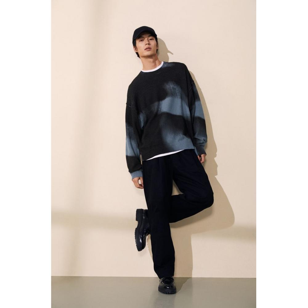 

Джемпер тонкой вязки свободного кроя HM Blue Pattern L