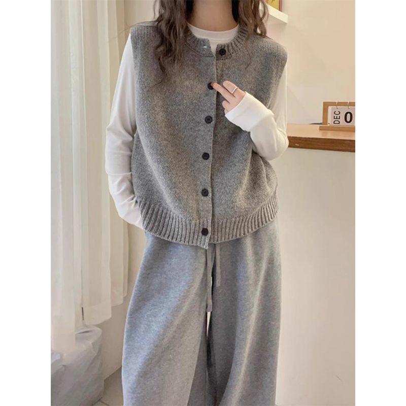 

Korean Chic Grey Sleeveless Single-Breasted Knitted Vest for Women