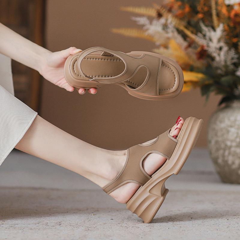 Muffin platform sandals women's new small people increase their height and wear fashionable beach shoes small size