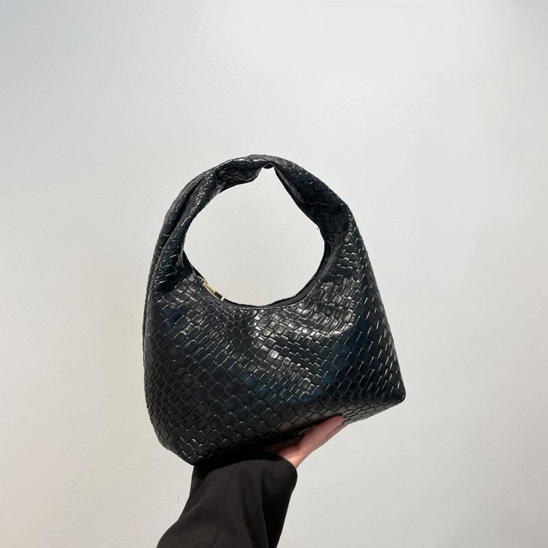 

Сумка-пельмень премиум-класса для женщин 2025, новая, нишевая текстура, сумка для通勤, универсальная сумочка чёрный