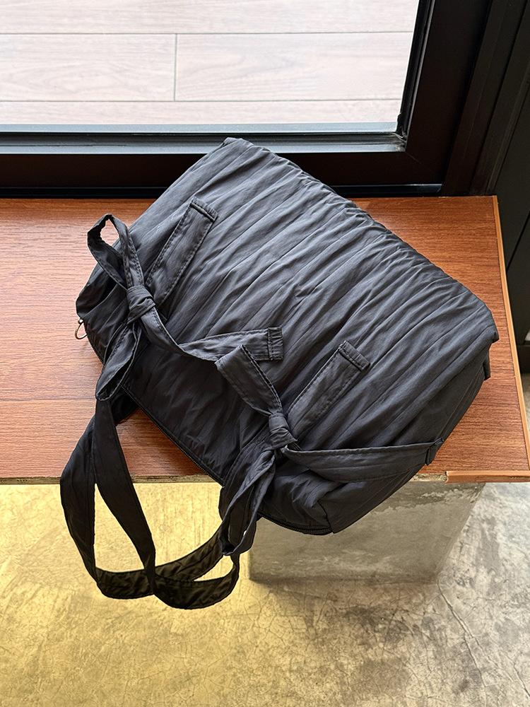 

Корейская милая холщовая сумка с бантом 2025 новая нишевая сумка-тоут большой вместимости в студенческом стиле на плечо чёрный