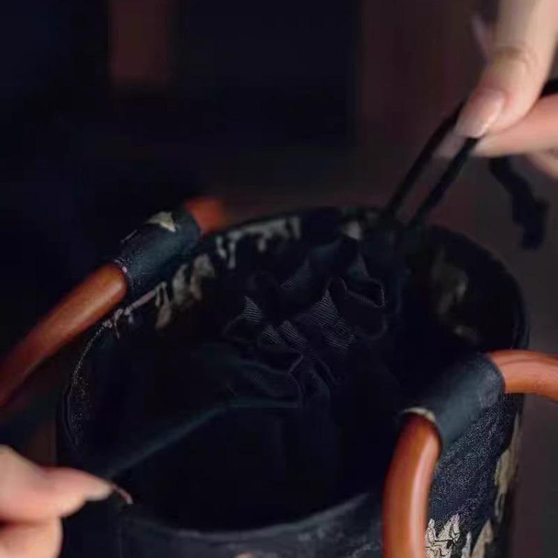 Ethnic style round ring wooden handle Song Jin Tang Matu retro fortune bucket bag cylinder bag autumn and winter Chinese style