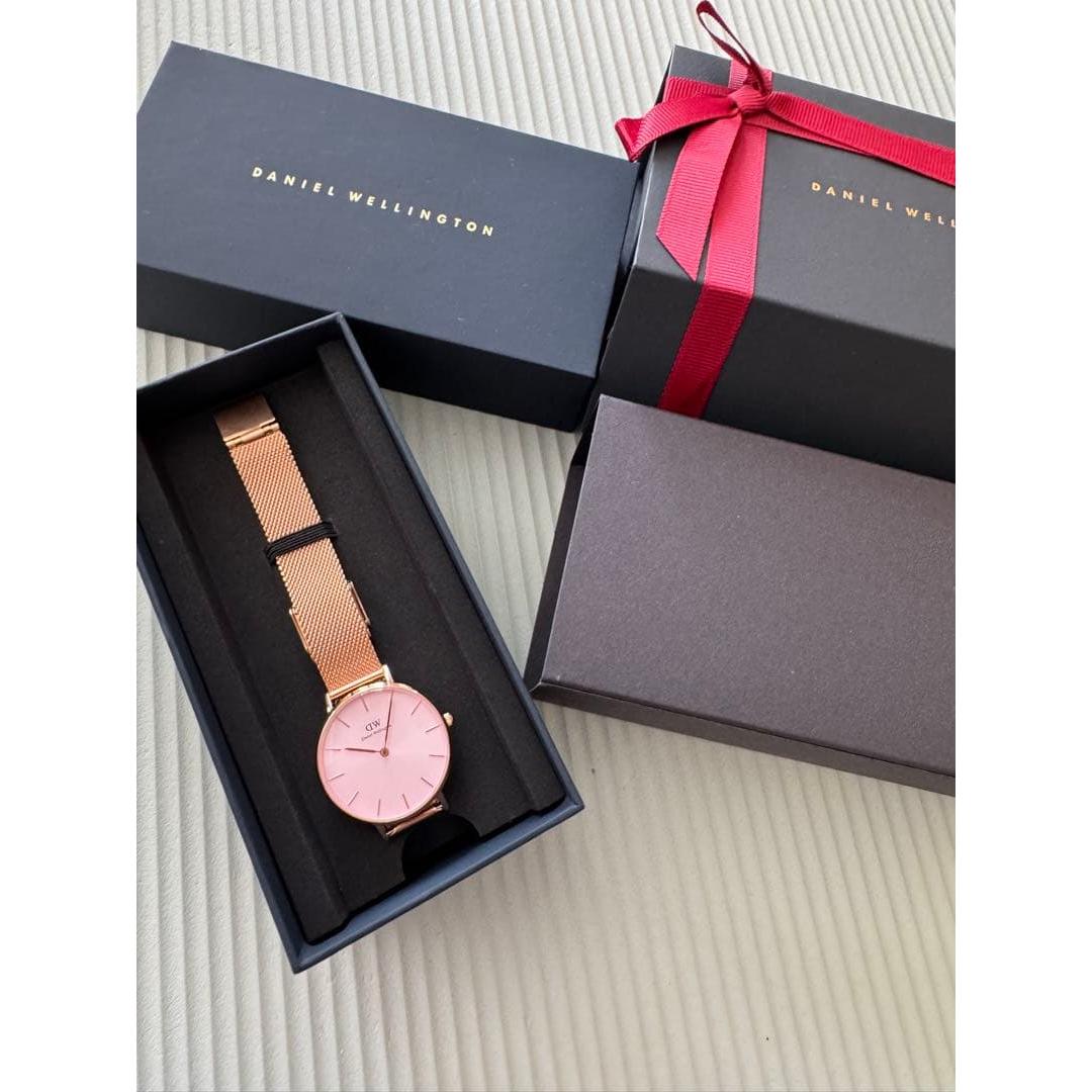 Used Daniel Wellington DW Pink Mesh Band Watch