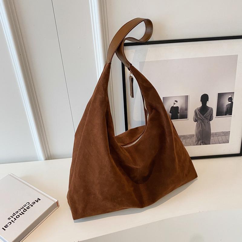 New tote bag women's autumn versatile commuting retro fur shoulder bag large-capacity textured women's bag