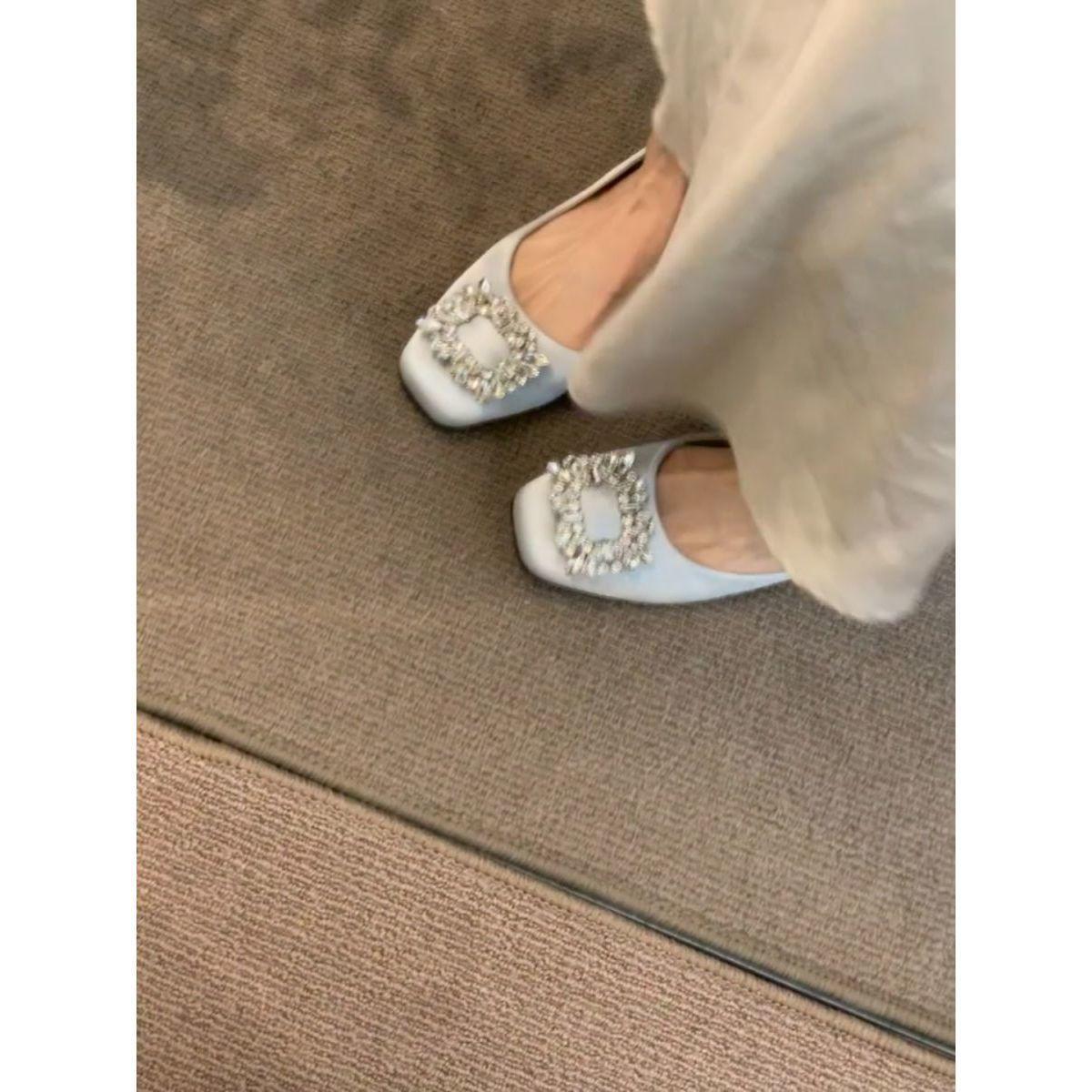 

Вечерний ветер женские туфли 202 года 5 модели ранней осени не уставшие ноги квадратная пряжка стразы балетки с юбками неглубокий вырез одинарная туфля 40 серебряный