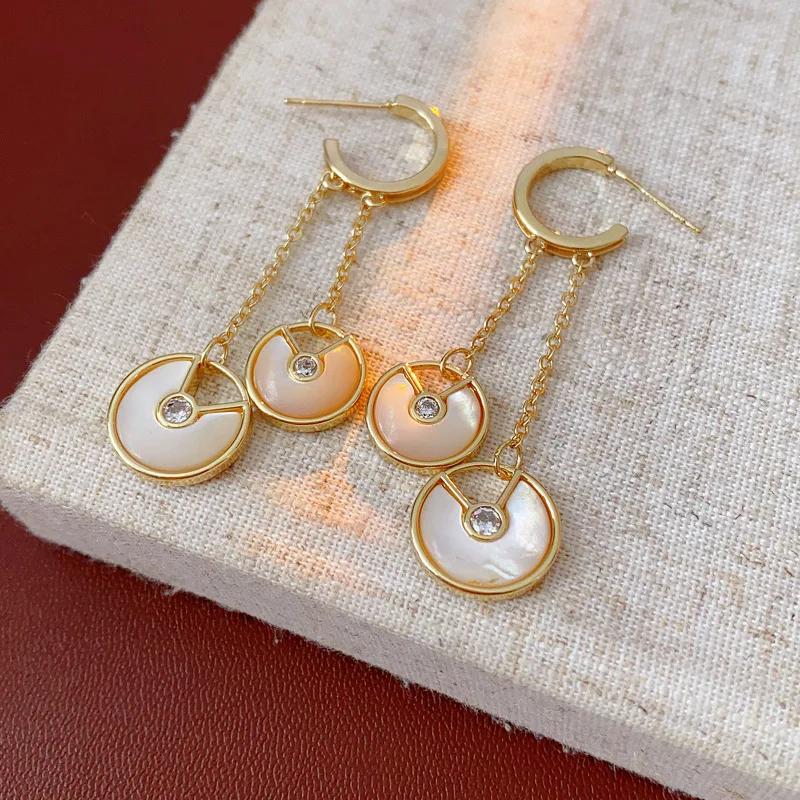 

Серьги-каффы C-образной формы с гальваническим покрытием из 14-каратного золота для женщин, французские ретро-серьги-подвески с кисточками из перламутра, высококлассная модная свадебная бижутерия с цирконом