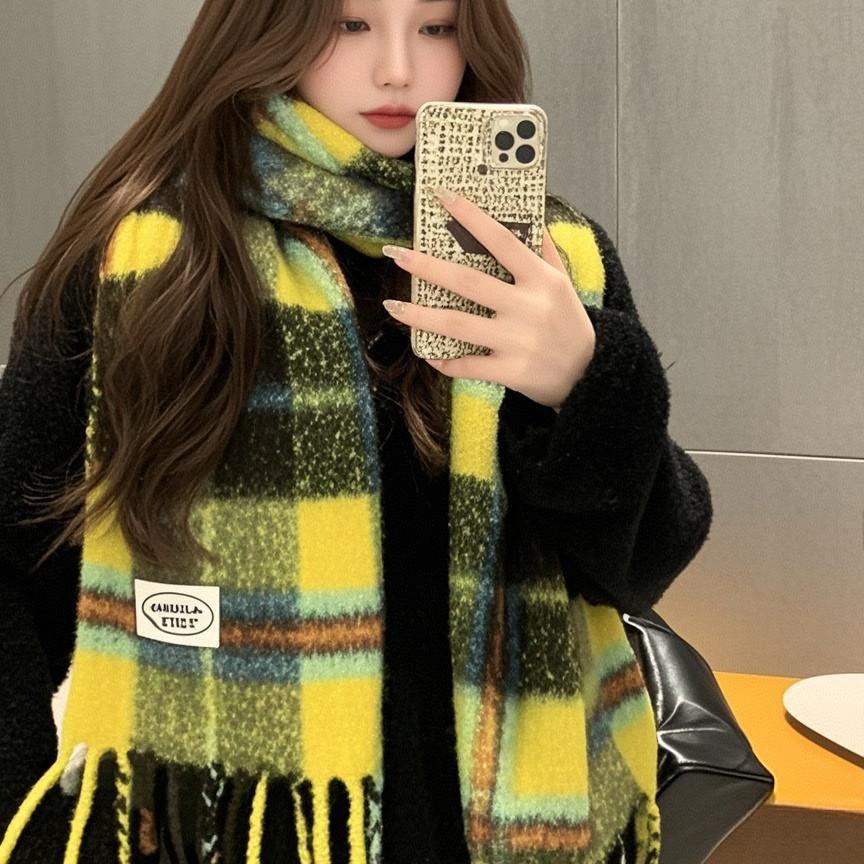 New plaid scarf women's winter warmth and cold protection advanced sense Korean couple scarf student versatile man