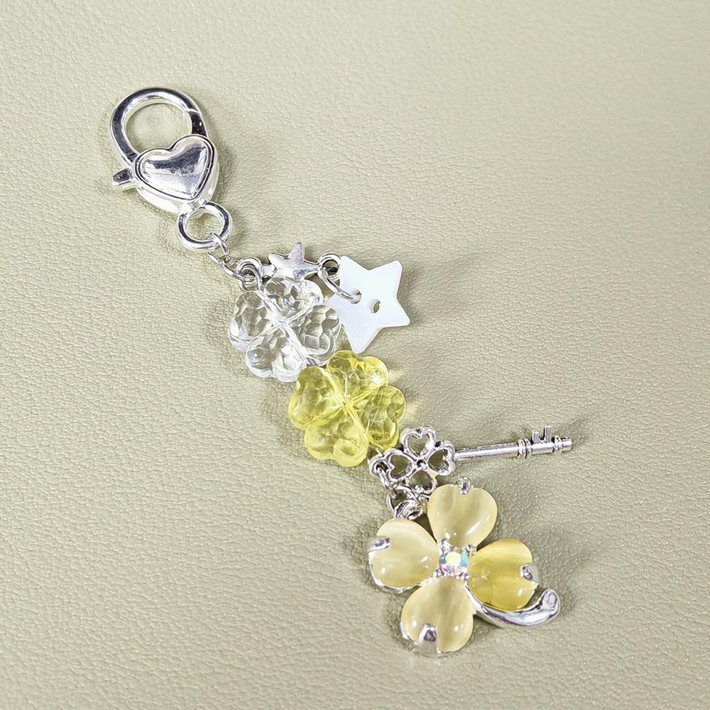Four Leaf Beaded Phone Chain Y2K Trendy Leaf Clovers Pendant  Hanging Ornamnet