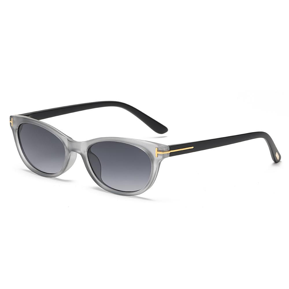 Retro trend narrow cat eye catwalk sunglasses, European and American street shooting INS sunglasses Sunglasses