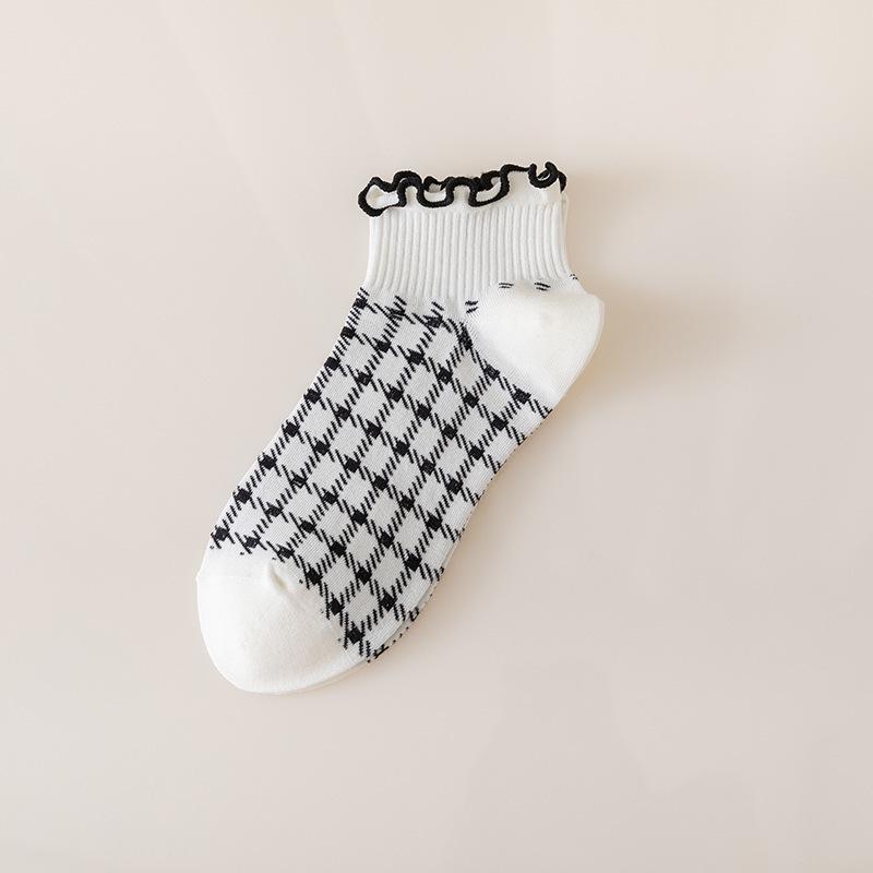Women s Cute Ruffled Ankle Lace Socks - Black & White Summer Thin Japanese JK Style One Size