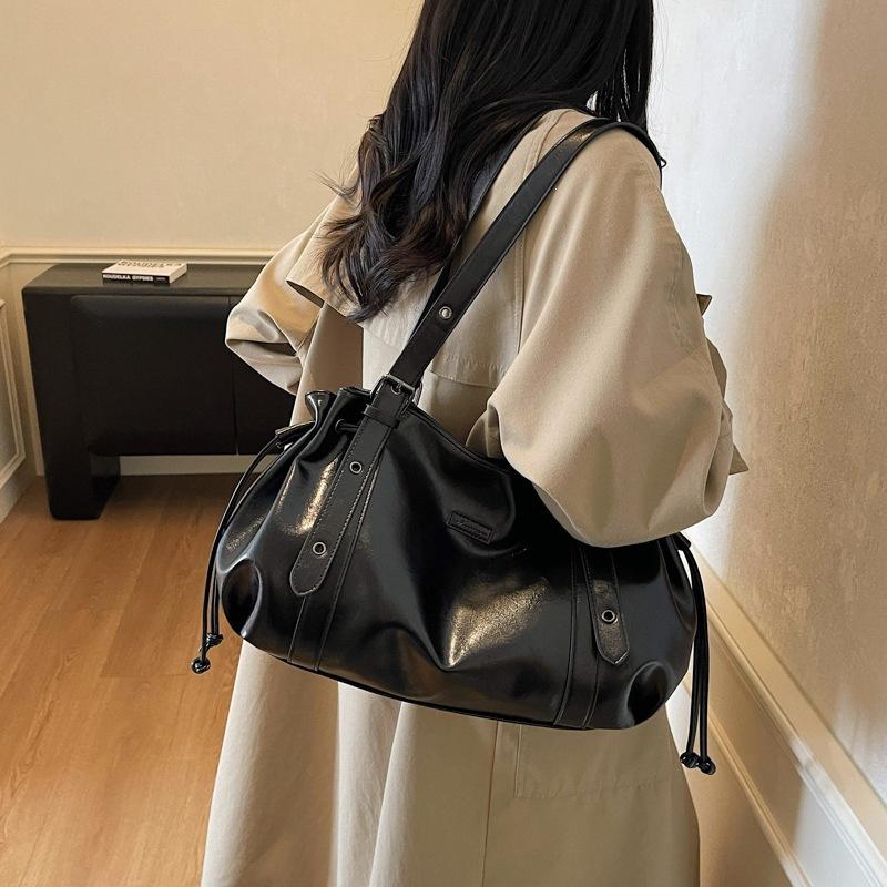 Casual Soft Leather Shoulder Bag Large Capacity Solid Color Commute Bag Multifunctional Minimalist Tote Bag For Women
