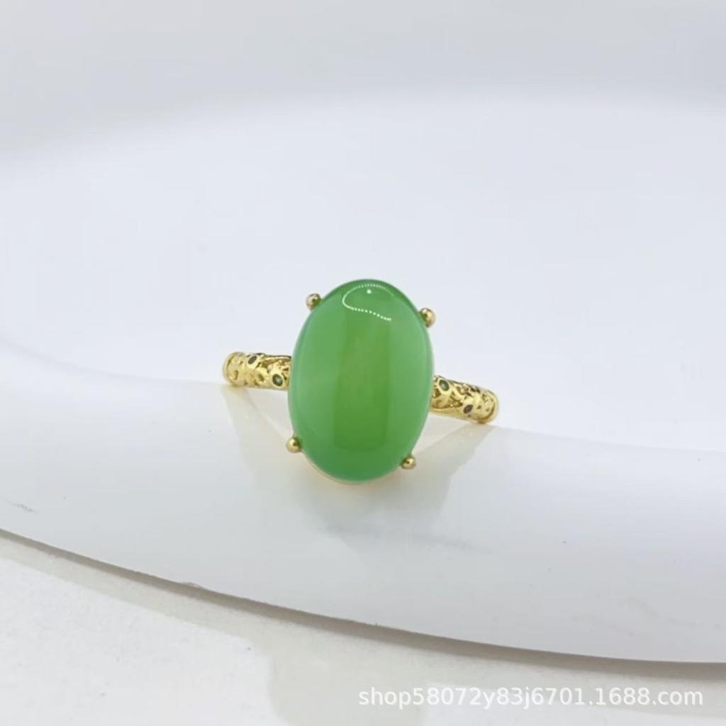 Elegant Green Chalcedony Agate Ring - Adjustable National Style Jewelry for Women