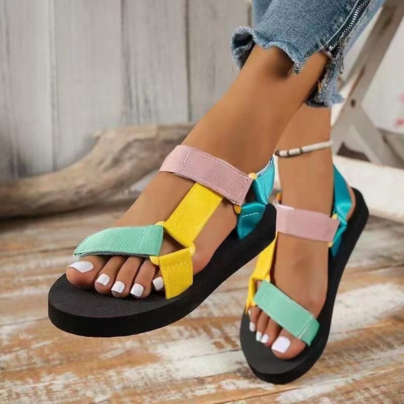 Spot Sommer Neu Dicke Sohle Farbkombination Klettverschluss Europäischer und Amerikanischer Berühmter Stil Strand Sandalen Damen