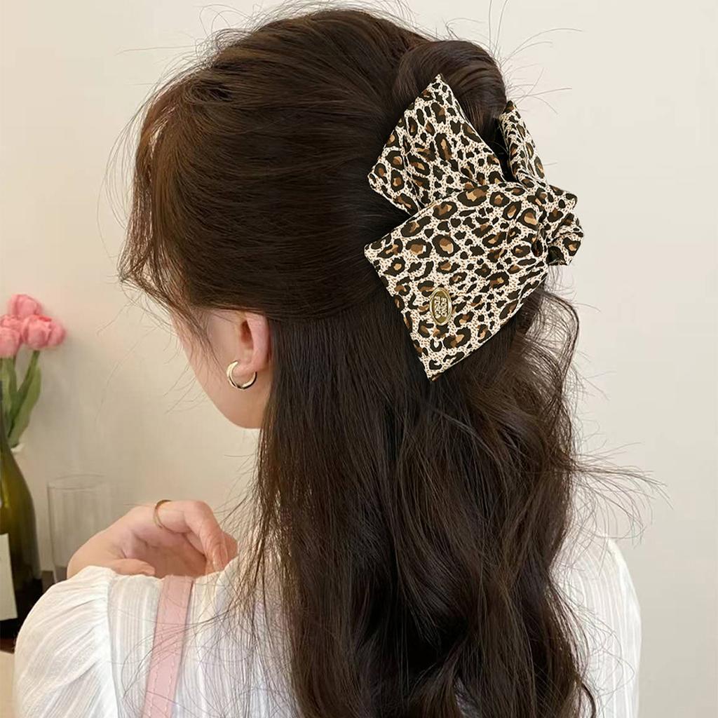 Acrylic fabric leopard print triangle grab clip autumn and winter retro back head shark clip hairpin hair accessories