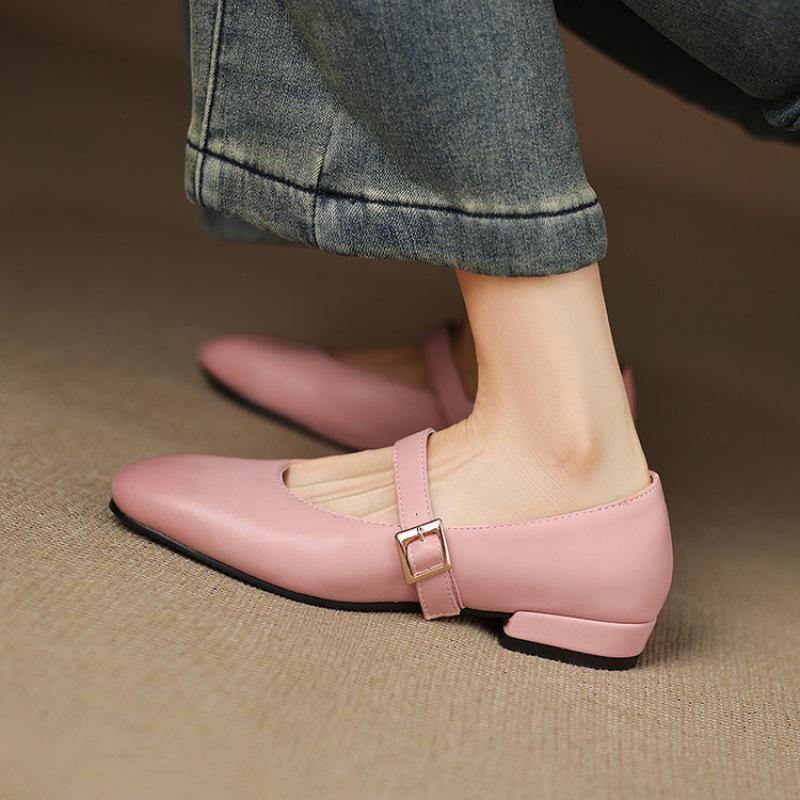 New Four-season Wear Square Head and One Foot Pedal Small Leather Shoes, Foot Cover Square Heel Low Heel Large and Small Size Women's Shoes, Light Mo