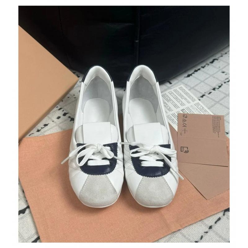 

Дом новые балетки круглый носок шнуровка вставки одинарная обувь женщины 40 белый