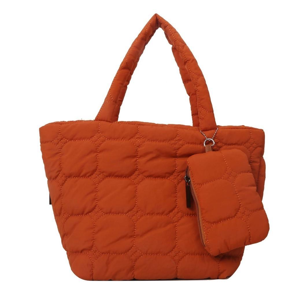 Stylish Large Capacity Quilted Tote Bag For Women Fashionable 2023 Trendy Shoulder Bag