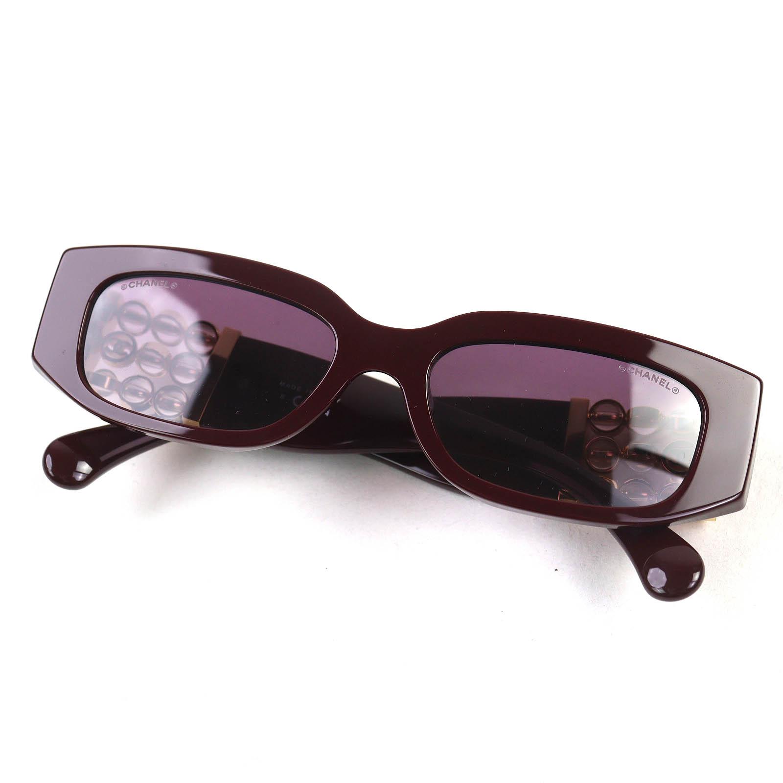 

Чудові сонцезахисні окуляри CHANEL Знак COCO Овальна форма Окуляри Бордовий Золотий Жіночі 5544-A Вживані