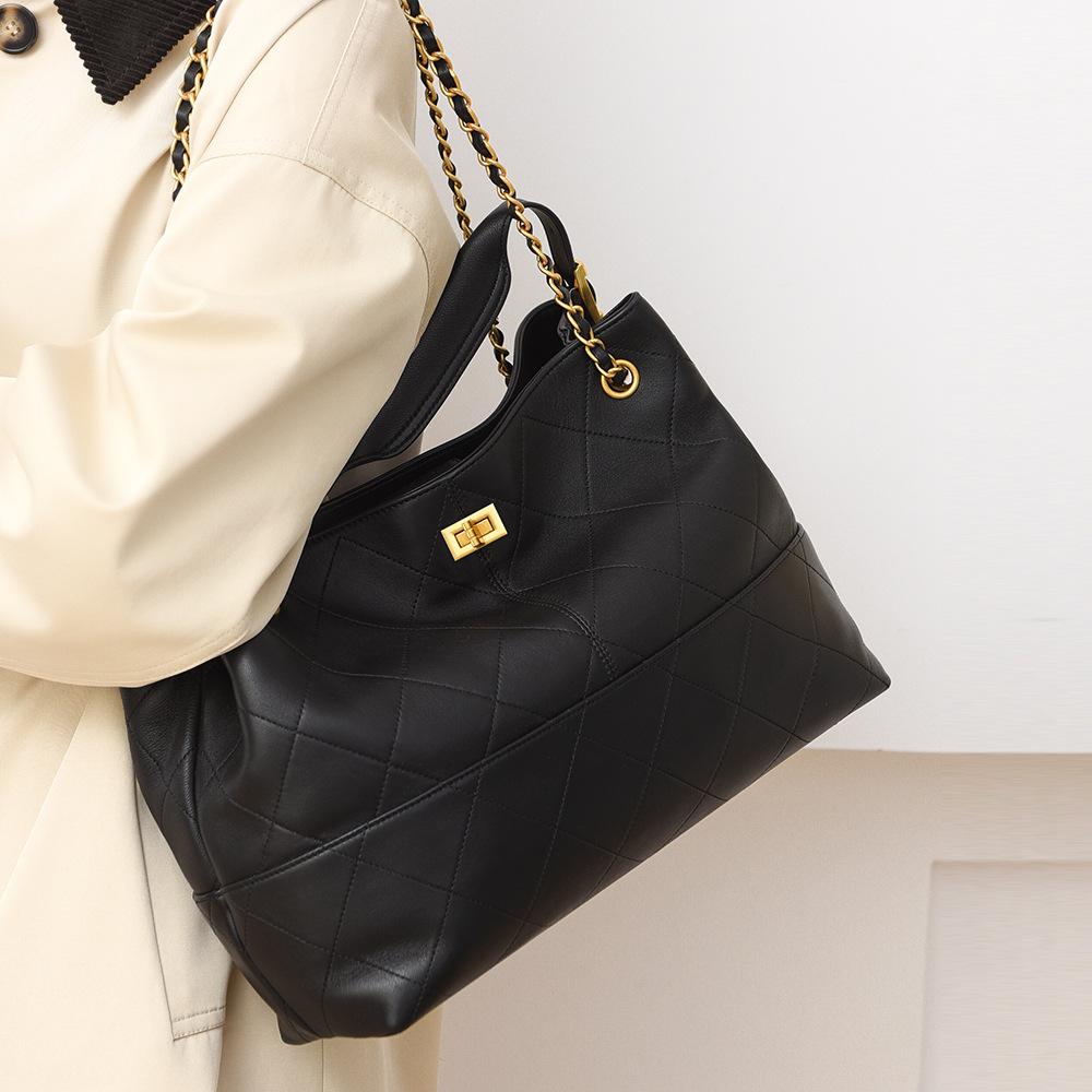 Women's Bucket Bag, New Fashionable Diamond Grid Women's Handbag, Large Capacity Commuting Tote Bag, High-end Sense Shoulder Bag