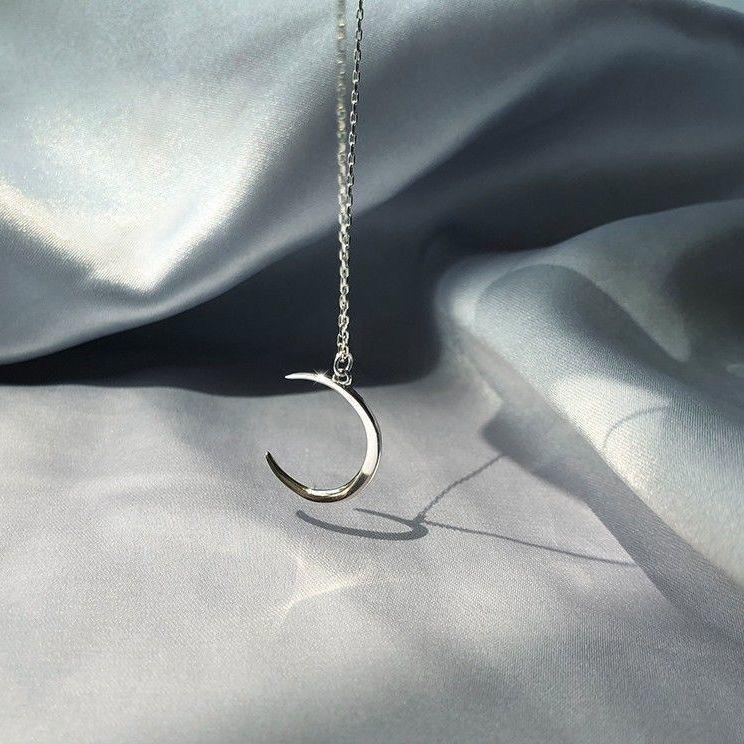 1PCS Simple Moon Collarbone Necklace