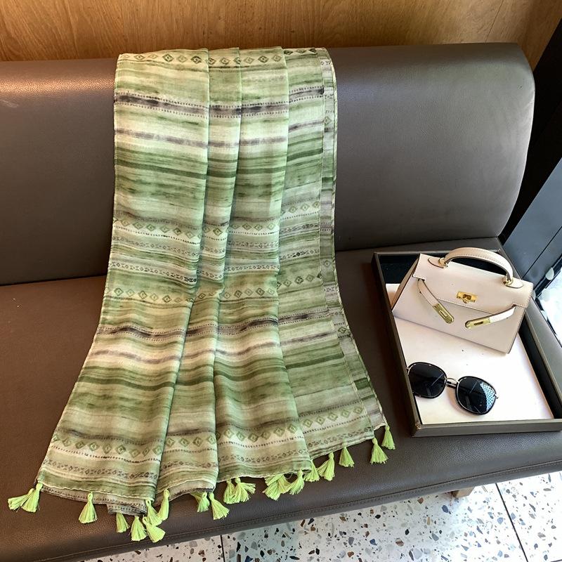 Women Bohemian Ethnic Style Lightweight Sunscreen Scarf For Outdoor Travel Daily Wear