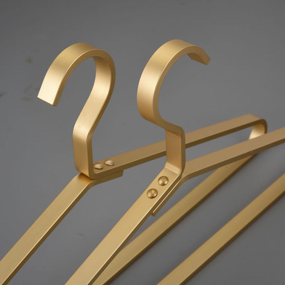 1/3/5pcs Delicate Metal Clothes Hangers Silver Gold Lightweight Sturdy Clothing Coat Hanger for Hanging Shirts T-Shirts Blouses