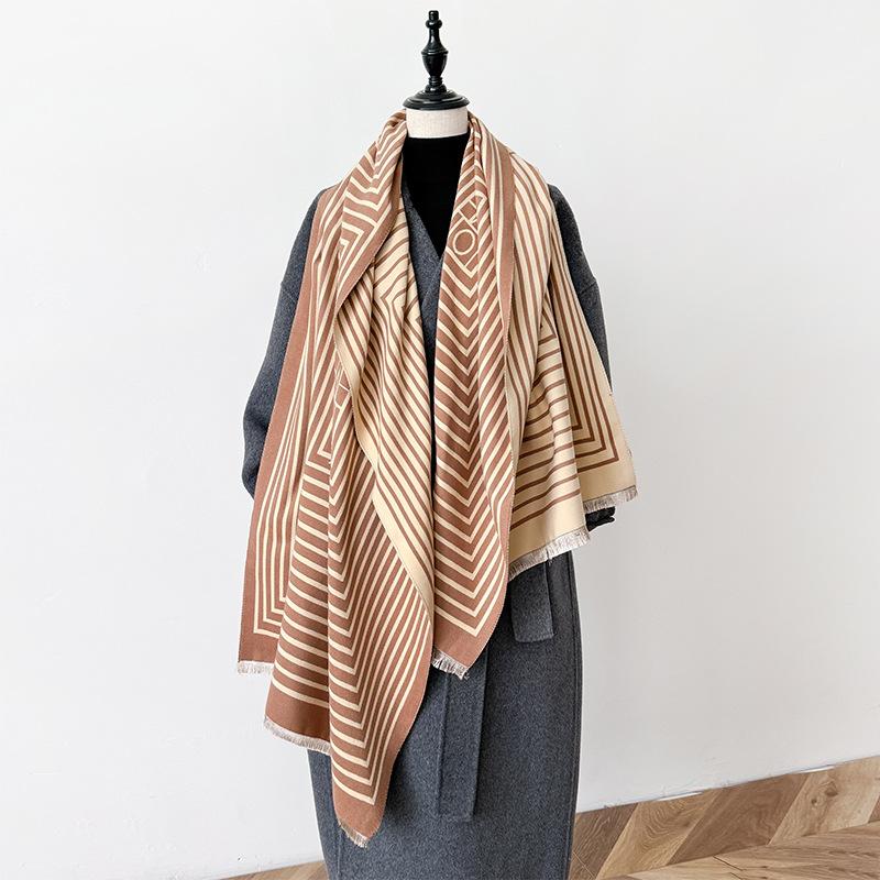 Geometric stripes are contrasting colors, double-sided imitation cashmere scarf, winter high-end warm shawl