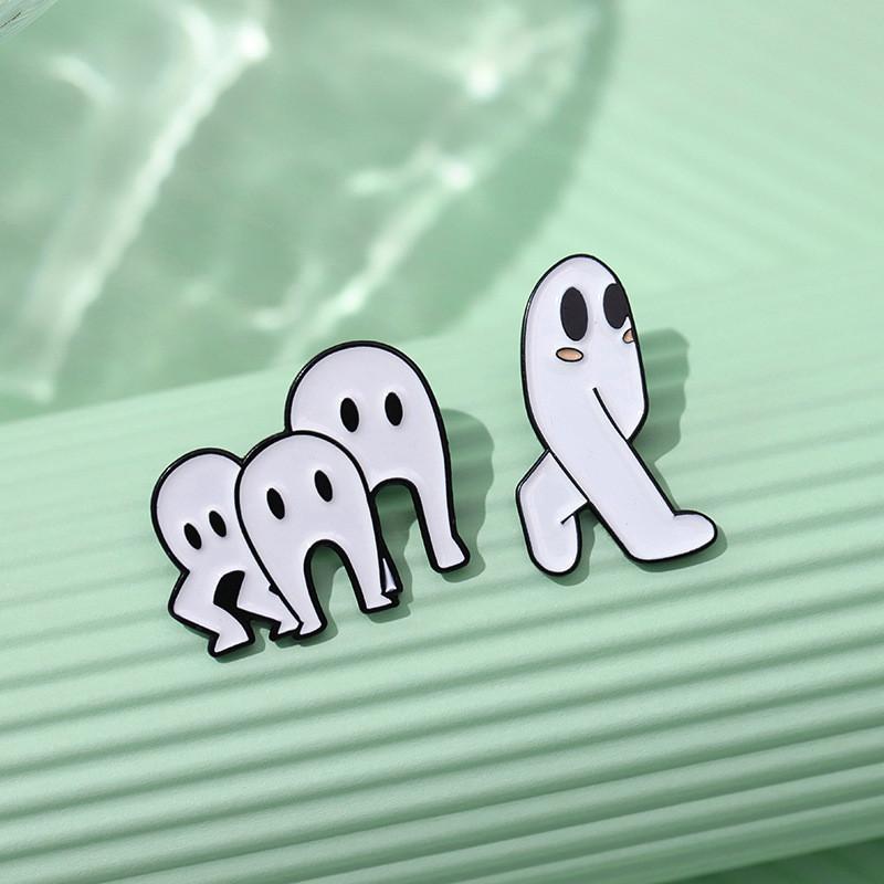 Cute And Playful White Ghost Cartoon Brooch Unisex Design Perfect For Fashion And Gifts