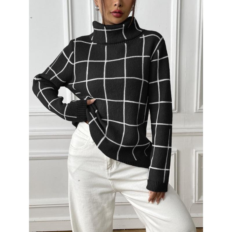 Women's Pullover Check Turtleneck with A Contrasting Base