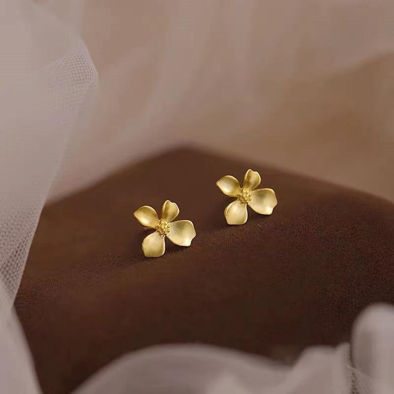 

Vintage Osmanthus Flower Earrings Gold Floral Stud Elegant Minimalist Jewelry For Women