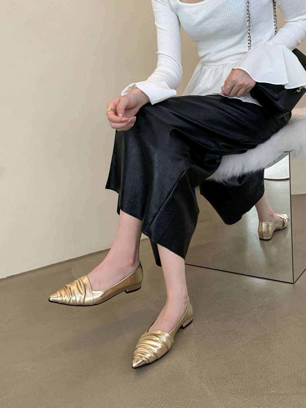 мода Модные женские туфли-лоферы с острым носком на низком каблуке — фото 3