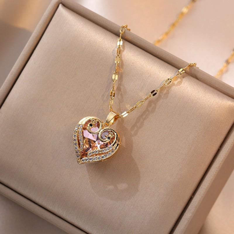 Women's Fashion Heart Pendant Necklace - Elegant, Simple Design, Versatile Clavicle Chain Jewelry