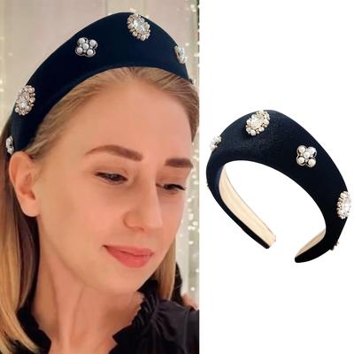 Black Velvet Headband Featuring White Pearls Decoration for Women's Vintage Holiday Fashion Hair Accessory for Daily Use