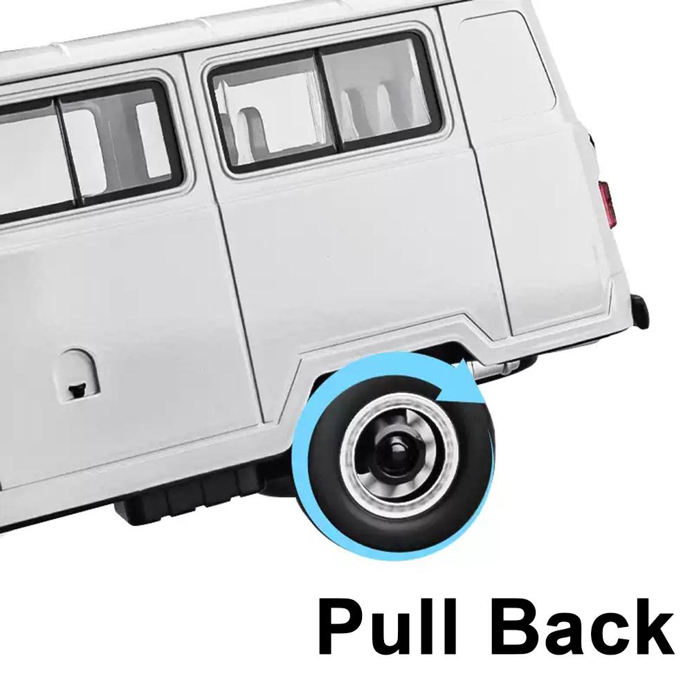 1:18 Russia Uaz Travelers Hunter Miniature Car Diecast Model Alloy Toy Sound Light Pull Back Doors Opened Models Children's Gift