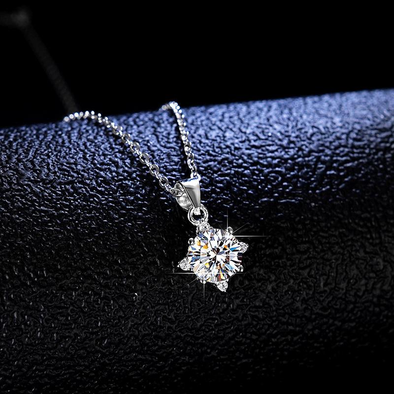 Tancise S925 Sterling Silver Moissanite Luxury Personality Pendant Necklace Women's Classic Tide Necklace Necklace Party Gift