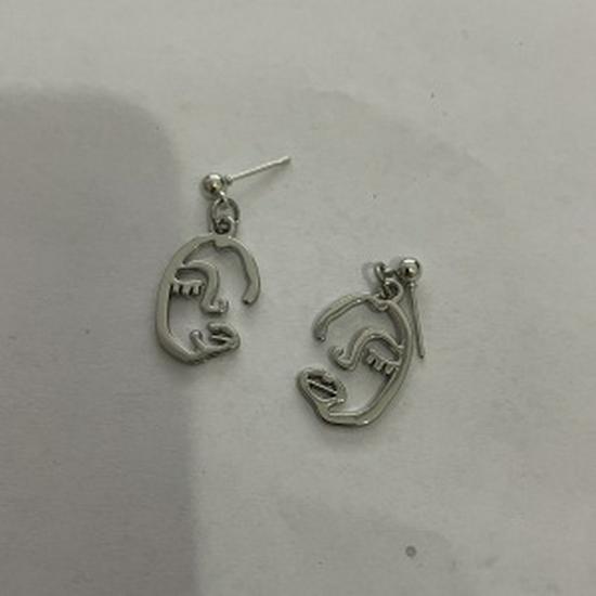 Chic Reflective Sequin Heart Dangle Earrings - Childlike Nightclub Fashion with Ear Hooks