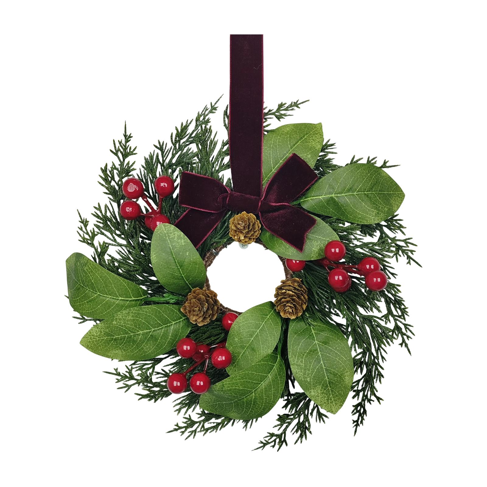 

Предварительно украшенный искусственный рождественский венок, Искусственная рождественская гирлянда для входной двери с красным бантом, шишками, красными ягодами, One Size