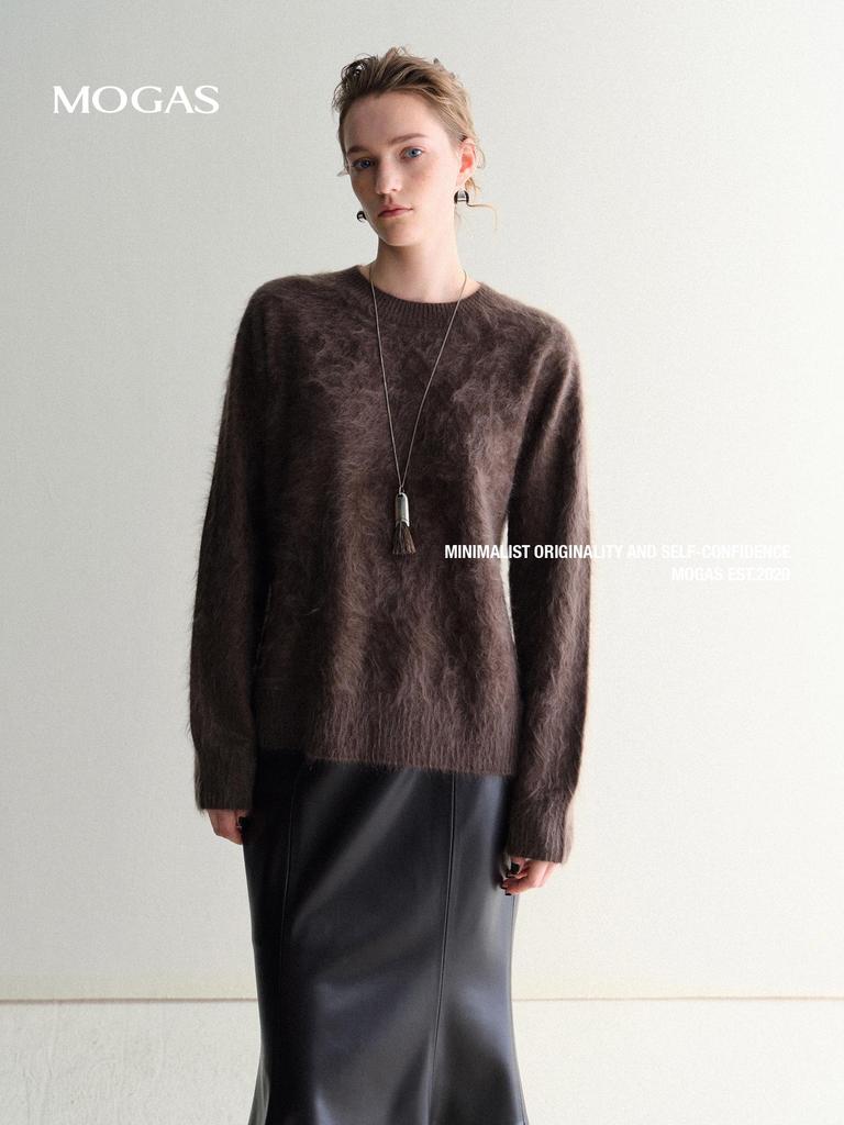 Women's Winter Soft Cashmere Knit Sweater - Round Neck, Silhouette Design