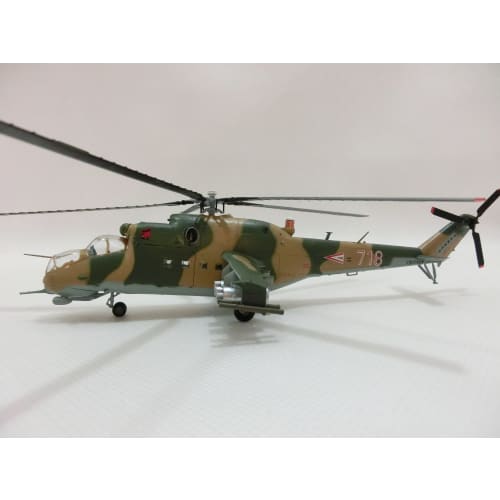 1/72 scale completed model 37037 Mi-24 Mi-Dv?czacz Csitirje Hungarian Republic Air Force (Hind)