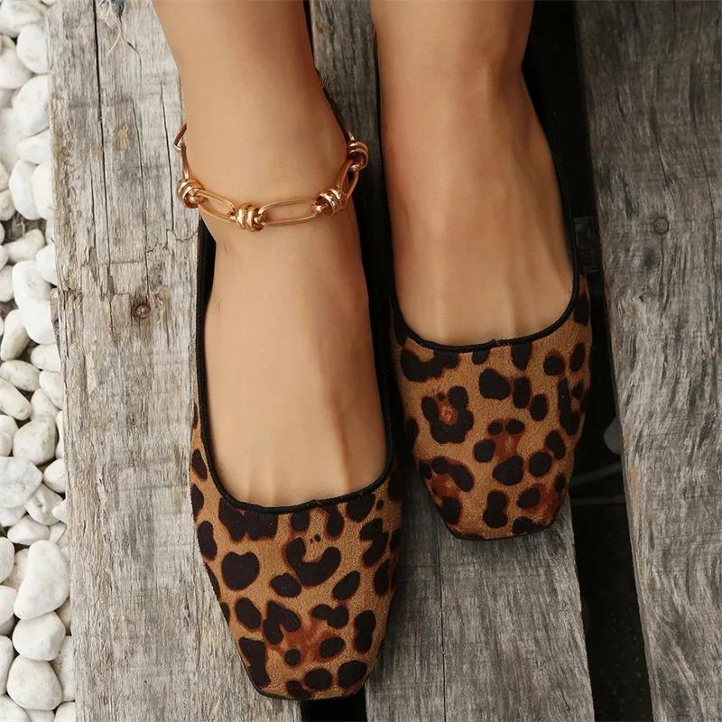 Spring/Autumn Sexy Elegant Fashionable Comfortable and Casual Walking Versatile Wear-Resistant Flat Leopard Print Shoes