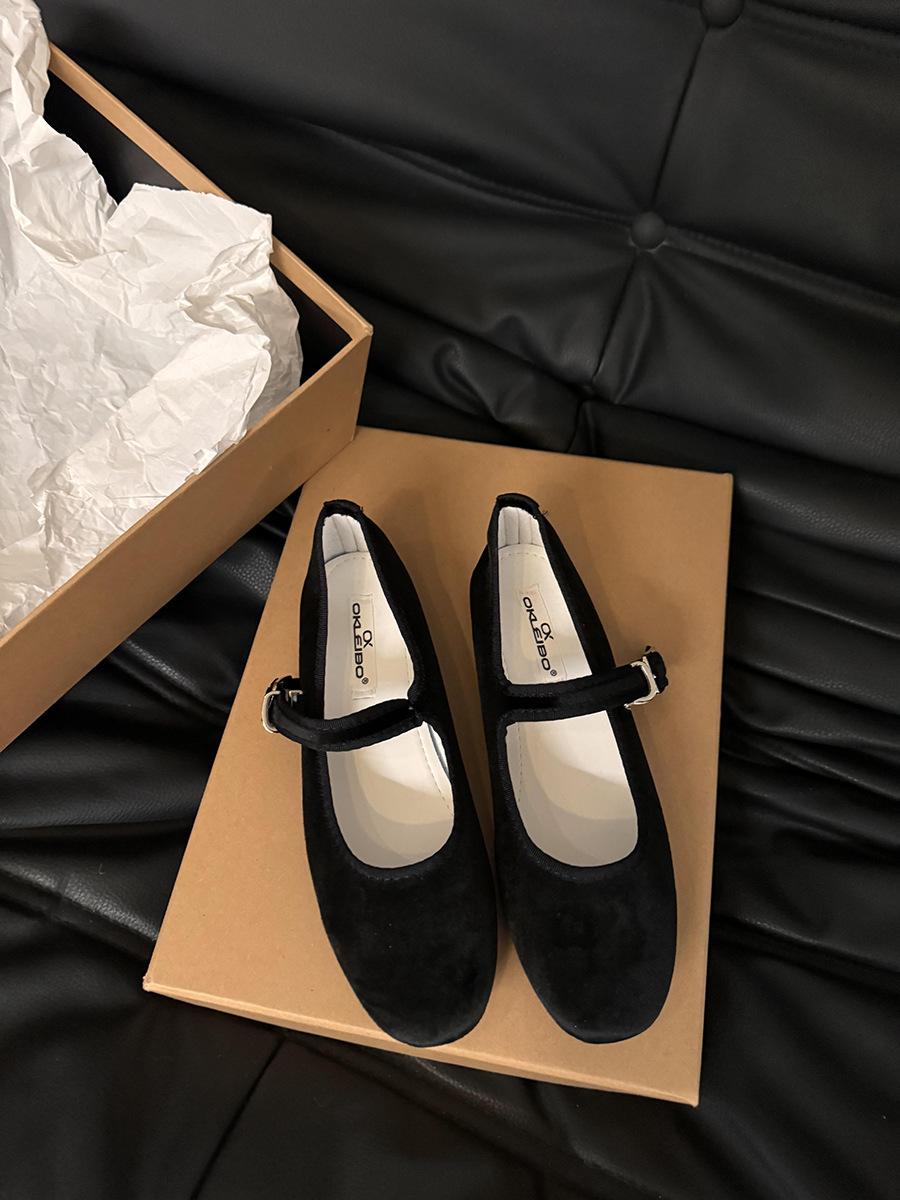 

Красные бархатные балетки Женские туфли с пряжкой Круглый носок Балетки Zapatos Mujer Туфли Мэри Джейн 35 чёрный